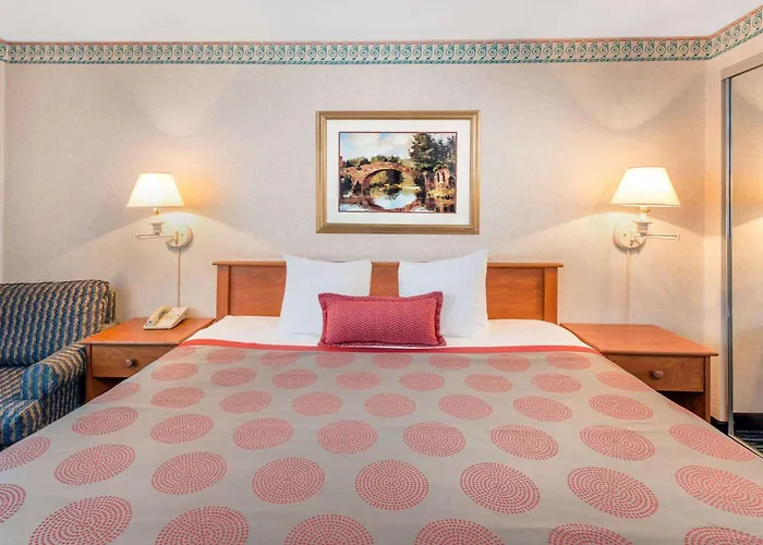 Ramada By Wyndham Kent Seattle Area